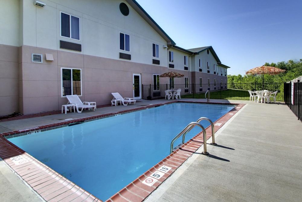 Quality Inn Junction City Near Fort Riley Exterior foto