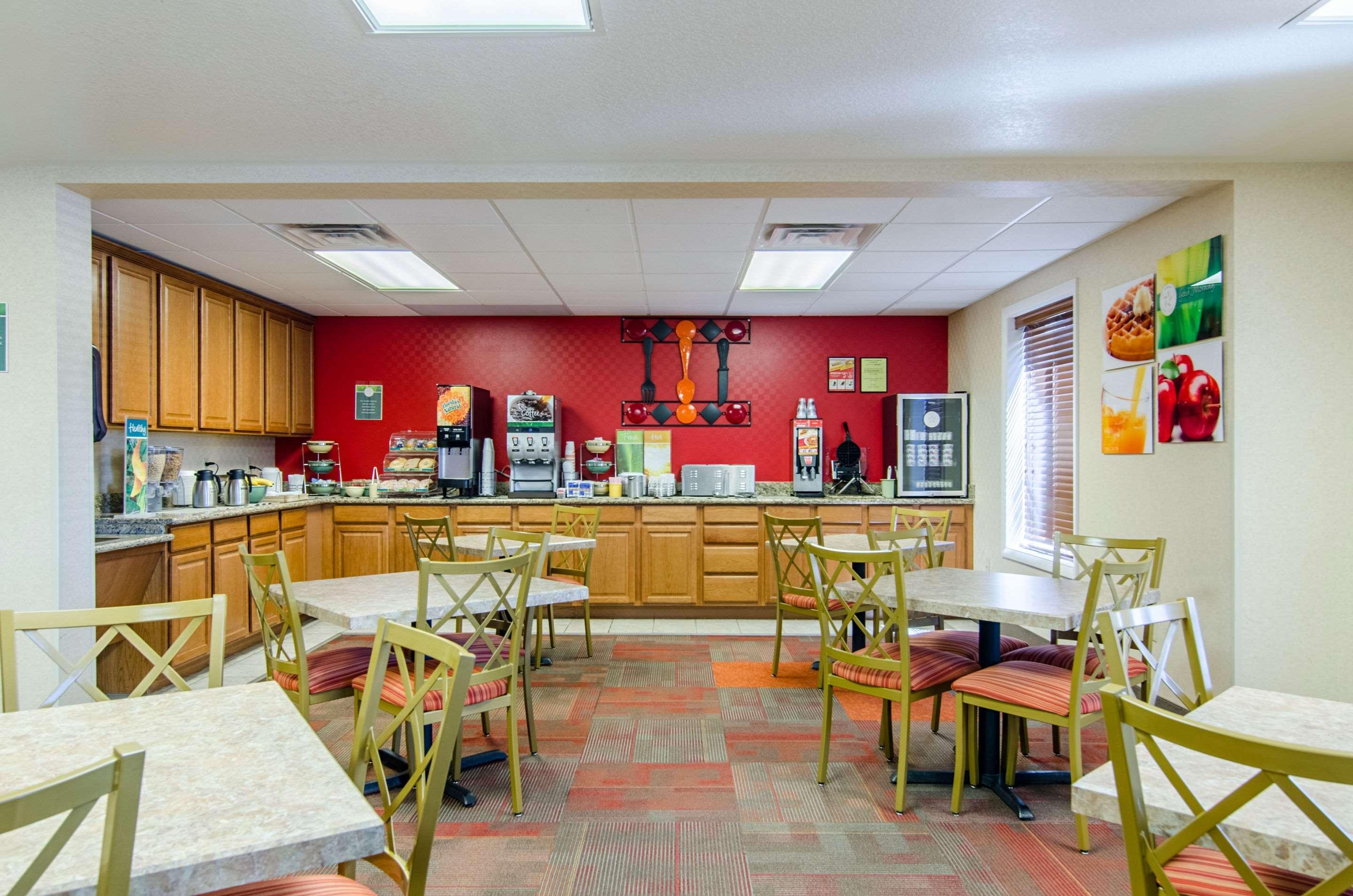 Quality Inn Junction City Near Fort Riley Exterior foto