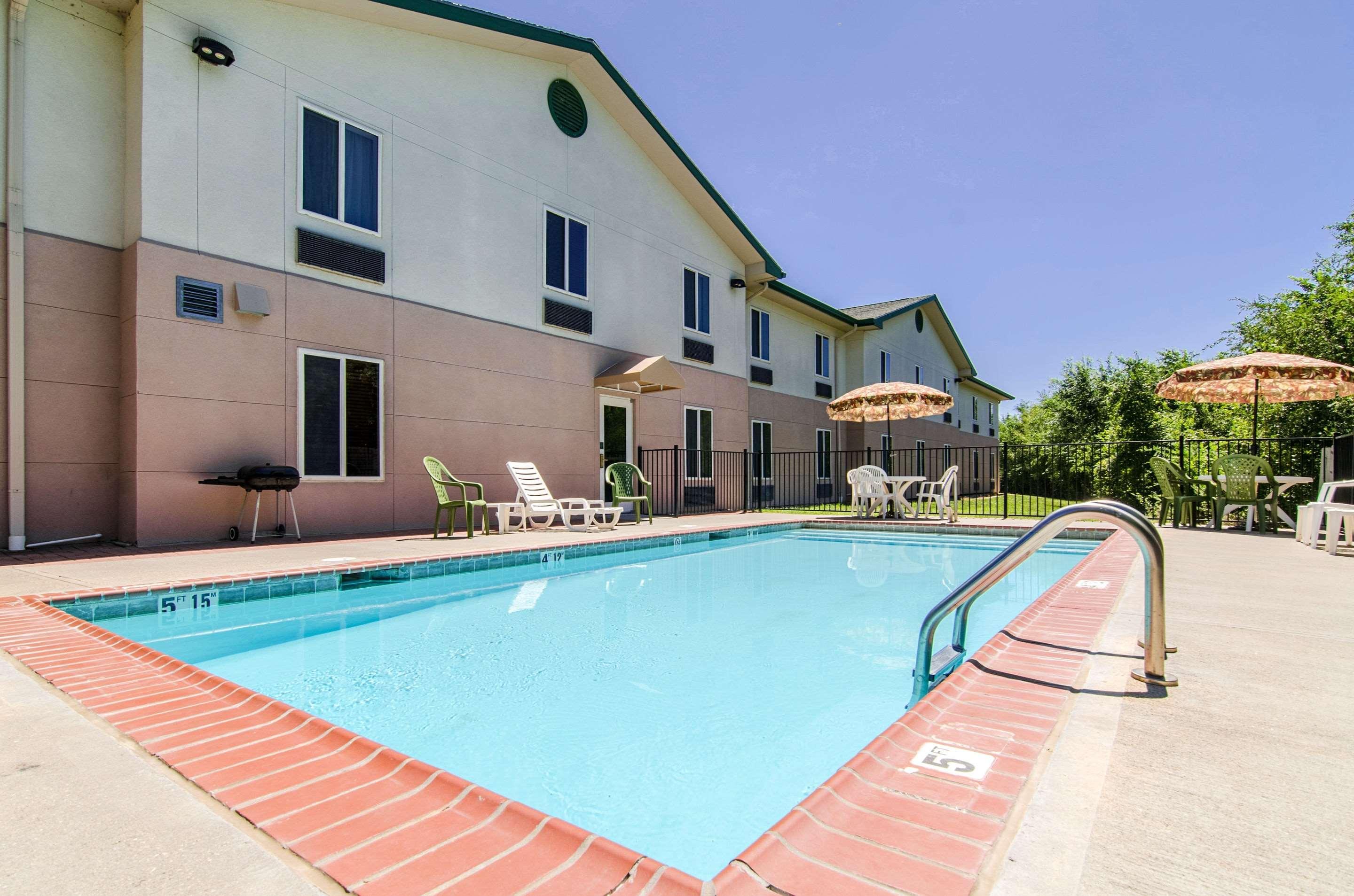 Quality Inn Junction City Near Fort Riley Exterior foto