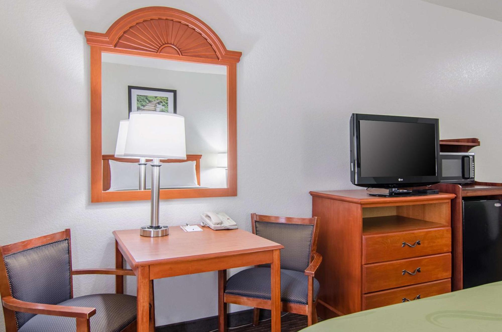 Quality Inn Junction City Near Fort Riley Exterior foto